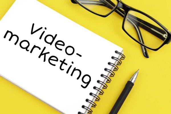 Comment les petites entreprises peuvent-elles efficacement utiliser le marketing par vidéo pour raconter leur histoire de marque ?